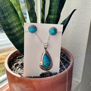 Turquoise necklace and earrings